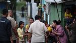 Momen Prabowo Cek Banjir Bekasi hingga Buka Puasa di Rumah Warga
