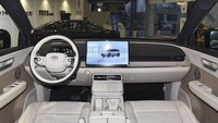 Toyota bZ3X dijual mulai 109.800 yuan (Rp 246,9 juta) untuk varian 430 Air hingga yang termahal 159.800 yuan (Rp 359,4 juta) untuk varian 610 Max dan 520 Pro+ Smart Foto: Carnewschina