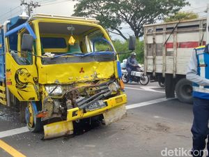Truk Seruduk Bus di Simpang Exit Tol Kuncen Klaten, Sopir Sempat Terjepit