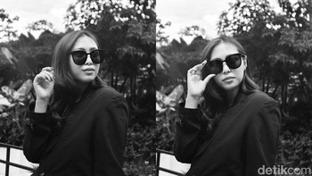 Menjajal mode portrait dengan filter hitam dan putih. Foto: Adi Fida Rahman/detikINET