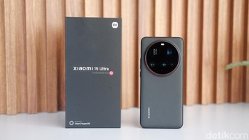 Varian yang diunboxing berwarna Black. Foto: Adi Fida Rahman/detikINET