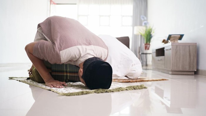 Otak Sering Error? Taruna Ikrar Sarankan Perbanyak Sujud