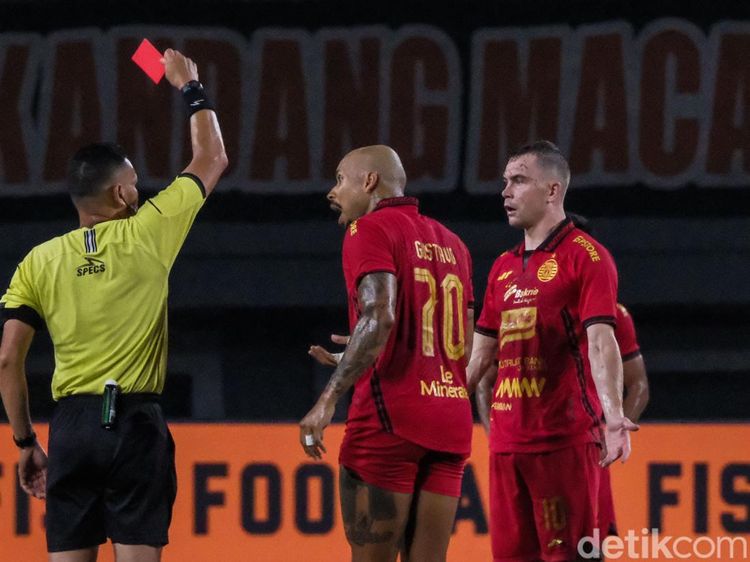 2 Kartu Merah, Persija Kalah 1-3 Dari Arema