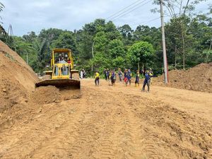Akses ke Obwis Negeri di Atas Awan di Lebak Sudah Bisa Dilalui Usai Longsor