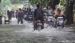 Banjir Genangi Ciledug Saat Curah Hujan Diprediksi Masih Tinggi