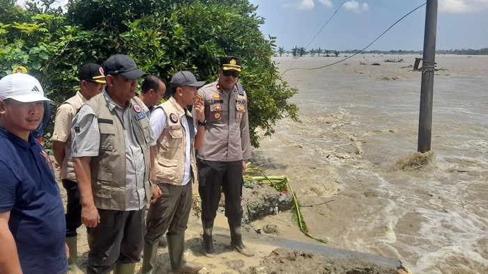 Pemprov Jateng lakukan penanganan di daerah terdampak banjir di Kabupaten Grobogan, Minggu (9/3/2025).