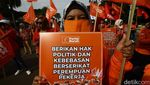 Buruh Gelar Aksi Peringati Hari Perempuan Internasional di Patung Kuda
