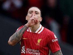 Darwin Nunez. Tuttomercato menyebut Nunez jadi prioritas Napoli untuk menambah daya gedor.CalcioMercato menambahkan, Napoli kini bersaing dengan Juventus dalam mengejar striker Liverpool itu. Foto: REUTERS/Phil Noble