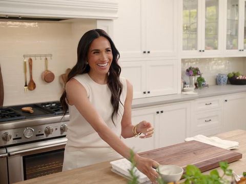 Gaya Meghan Markle di With Love Meghan Netflix Gaya Meghan Markle di With Love Meghan Netflix