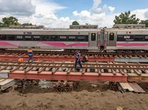 Jalur KA di Grobogan yang Terdampak Banjir Kembali Dilintasi Kereta