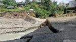 Potret Jembatan Ambruk Diterjang Banjir Bandang di Bojonegoro