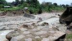 Potret Jembatan Ambruk Diterjang Banjir Bandang di Bojonegoro