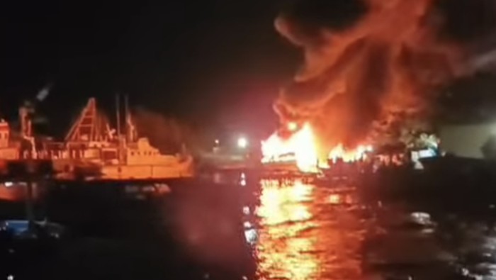 Kebakaran kapal di Merak ( Dok istimewa)