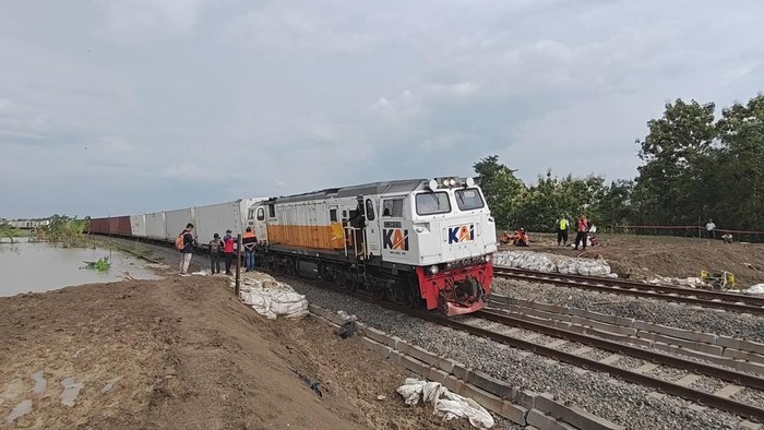 Jalur kereta api Stasiun Gubug-Karangjati, Kabupaten Grobogan, Minggu (9/3/2025).