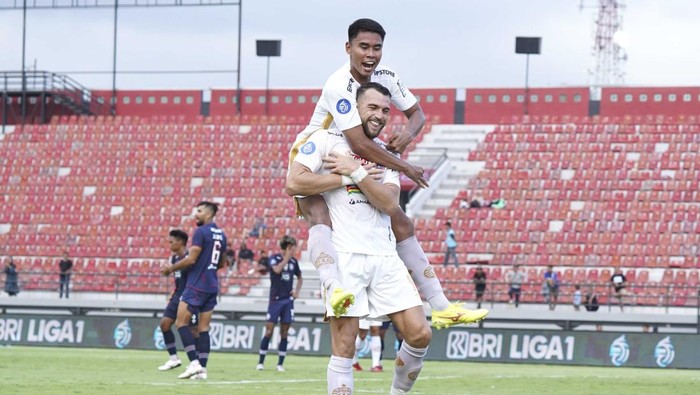 Laga Arema FC vs Persija Jakarta.