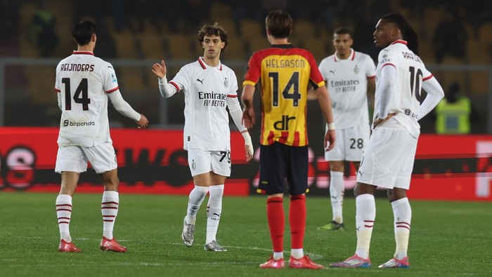 LECCE, ITALY - MARCH 08:  Joao Felix of AC Milan celebrates for the autogoal of Antonino Gallo of Lecce the Serie A match between Lecce and AC Milan at Stadio Via del Mare on March 08, 2025 in Lecce, Italy. (Photo by Claudio Villa/AC Milan via Getty Images)