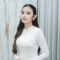 Salah satu hal yang paling banyak dibicarakan netizen belakangan ini adalah penampilan Mahalini. Baru beberapa minggu melahirkan, tubuhnya sudah kembali langsing seperti sebelum hamil.  Foto: dok. Instagram @mahaliniraharja