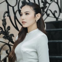 Selain tubuhnya yang cepat kembali langsing, kecantikan Mahalini juga menjadi sorotan. Dengan riasan flawless, Mahalini terlihat semakin glowing. Foto: dok. Instagram @mahaliniraharja