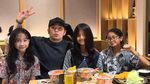 Nicky Tirta Bikin Roti Bakso hingga Kulineran di Korea