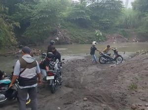 Hindari Kejaran Polisi, 5 Pebalap Liar di Mojokerto Nyemplung Sungai