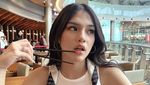 Pesona Davina Karamoy Saat Makan Enak di Resto Mewah