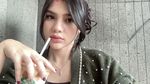 Pesona Davina Karamoy Saat Makan Enak di Resto Mewah