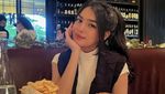 Pesona Davina Karamoy Saat Makan Enak di Resto Mewah