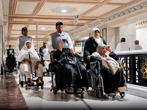 Biaya dan Cara Sewa Kursi Ruda dan Skuter untuk Tawaf dan Sai