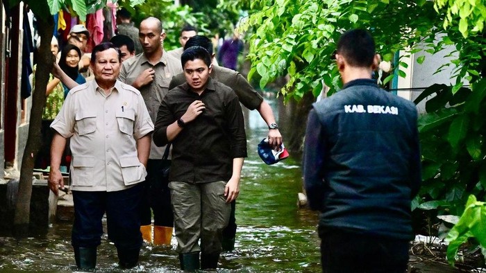 Prabowo Cek Banjir di Bekasi dan Buka Puasa di Rumah Warga (Rusman - Biro Pers Sekretariat Presiden) Prabowo Cek Banjir di Bekasi dan Buka Puasa di Rumah Warga (Rusman - Biro Pers Sekretariat Presiden)