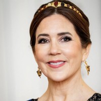 Berbeda dengan tiara kerajaan lainnya yang lebih mencolok, tiara ini dirancang sebagai perhiasan yang lebih sederhana dan dapat dikenakan dalam berbagai kesempatan. Foto: dok. Instagram