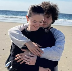 Selena Gomez Bocorin Persiapan Nikah dengan Benny Blanco