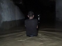 Tanggul Jebol, Ratusan Rumah di Purwakarta Kebanjiran hingga 1,5 Meter