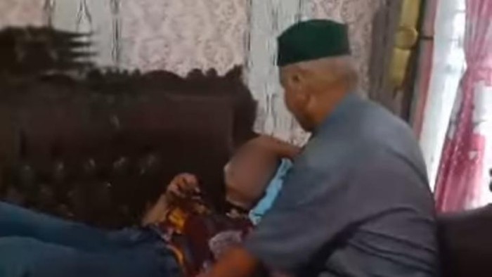 Video IRT di Palembang menangis ketakutan usai diduga dimarahi Lurah Kemas Rindo