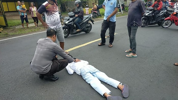 Viral Orang Tiduran di Jalan Kota Blitar