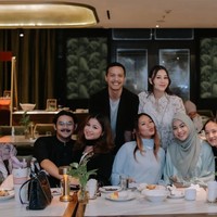 Para anggota keluarganya, seperti Zahwa Massaid dan Aurel Hermansyah juga tak ketinggalan ikut menghadiri acara tersebut. Foto: Instagram/@aaliyah.massaid