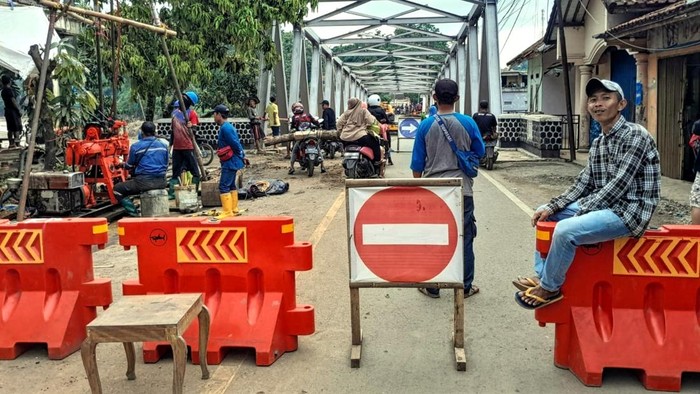 Akses jembatan Cidadap Sukabumi ditutup.