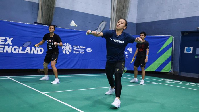 Latihan Tim Indonesia di All England 2025