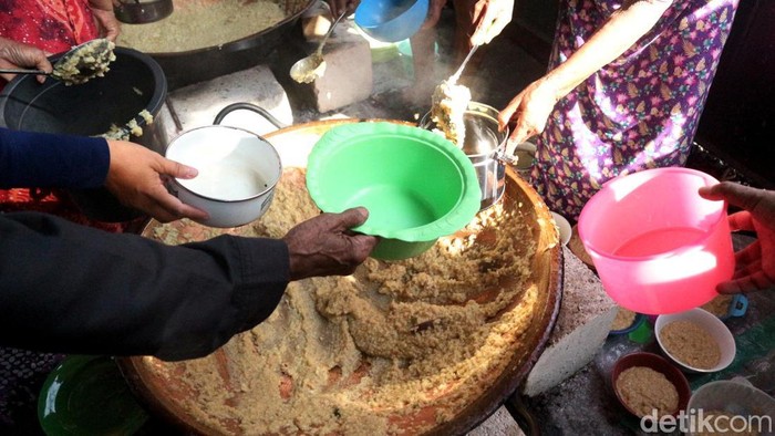 Berburu Berkah Bubur Suro Sunan Bonang di Ramadan