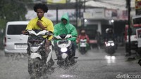 Tanggal 10-20 Maret 2025 diprediksi terjadi intensitas hujan yang lebih lebat daripada minggu sebelumnya. 