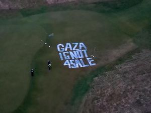 Video Vandalisme di Resor Golf Trump: Ditulisi Gaza Tidak untuk Dijual