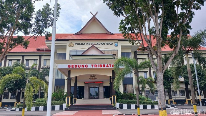 Gedung Polda Kepri. (Alamudin Hamapu/detikSumut)