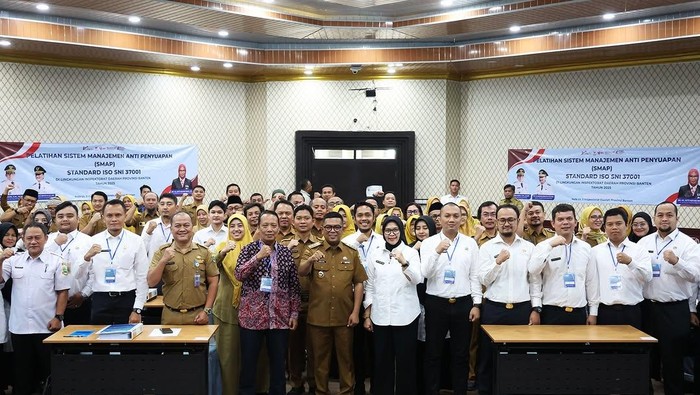 Gubernur Banten Andra Soni membuka pelatihan untuk auditor di lingkungan Inspektorat Daerah Provinsi Banten. (dok. Pemprov Banten).