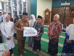 Gelar Safari Ramadan, Andra Soni Sampaikan Bakal Bangun Jalan Desa di Banten