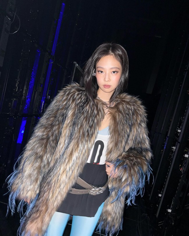 Jennie BLACKPINK mengadakan konser solo pertamanya di Los Angeles, Amerika Serikat. Dalam foto dan video yang viral, penampilan seksi Jennie jadi sorotan.Foto: Instagram @jennierubyjane