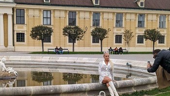 Sudah ada tanda dilarang menginjak rumput padahal. Foto: Luzipher via Bored Panda