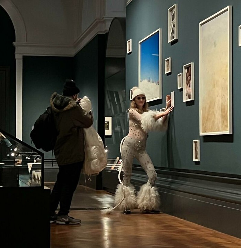 Kadang-kadang, tingkah 'si paling influencer' bisa seabsurd dan kelewat batas kayak gini. Harus sabar-sabar deh, kalau ketemu orang seperti ini.