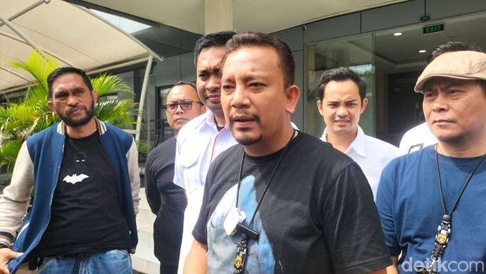 Kasat Reskrim Polres Jakbar AKBP Arfan Zulkan mengungkap penampilan pembunuh ibu dan anak di Jakbar berpenampilan seperti gembel saat ditangkap di Banyumas.
