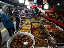 Potret Ramainya Pusat Kuliner Pasar Senen Saat Ramadan