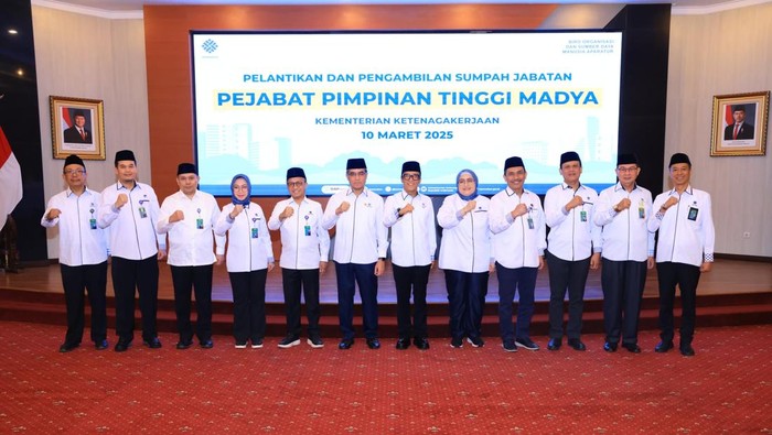 Lantik Pejabat Tinggi Madya, Menaker Ingatkan soal Pengabdian ke Negara