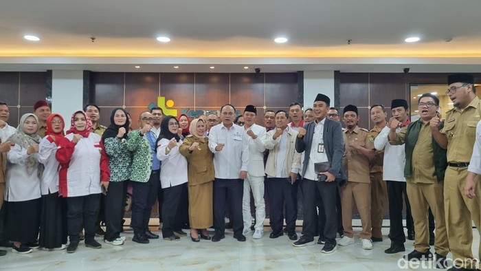 Menkop Budi Arie bertemu Apdesi-Papdesi. (Taufiq/detikcom)
